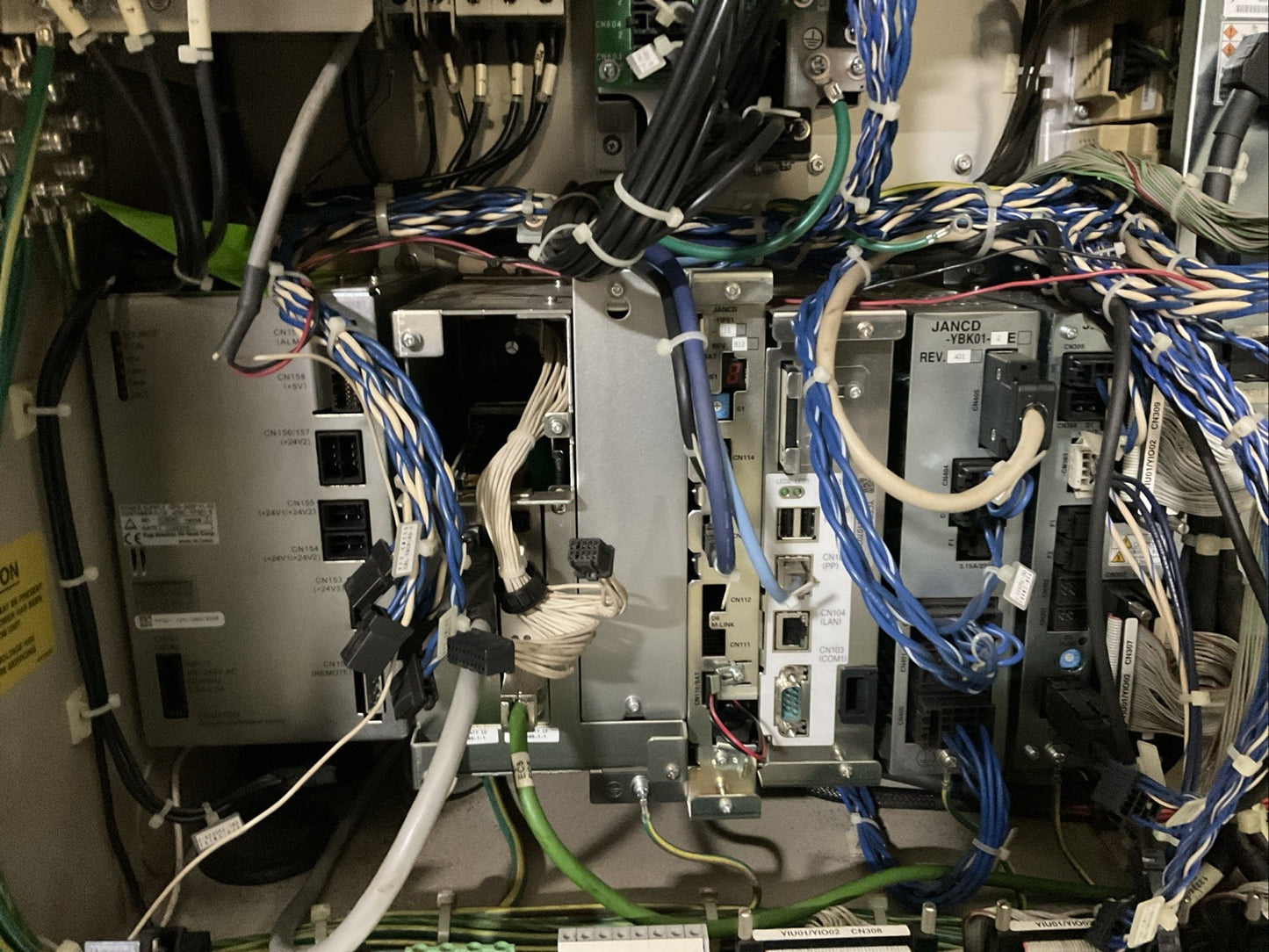 YASKAWA YR-MH00005-E10 WELDING DX100/MH5 TYPE ERDR-MH00005-B32 3PH 480V 50/60HZ21