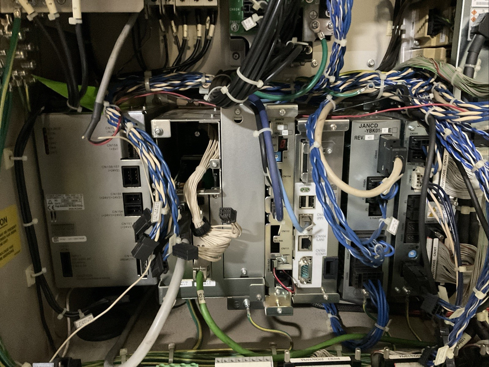 YASKAWA YR-MH00005-E10 WELDING DX100/MH5 TYPE ERDR-MH00005-B32 3PH 480V 50/60HZ21