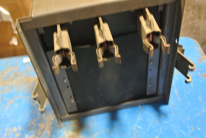 SQUARE D SD-9351 - SAFLEX FUSIBLE PLUG-IN DUCT / BUS PLUG - 230V, 30A, 3P, 3W4