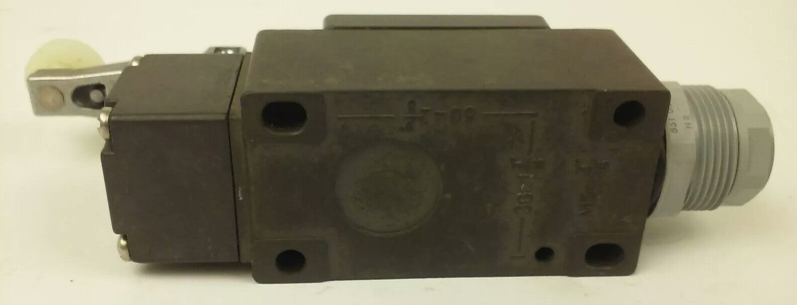 EUCHNER SAFETY SWITCH NZ2HB-3131 , AC-15 4A 50V, DC-13 4A 24V7