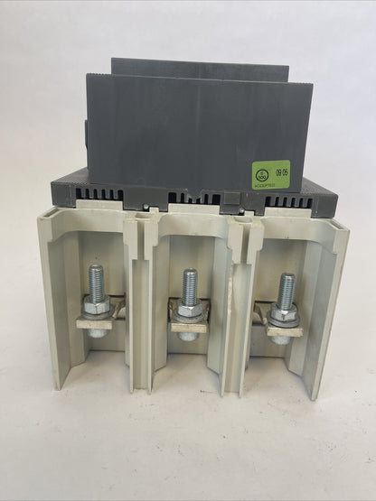ABB AF400-30 CONTACTOR 600VAC 400HP 3PH 3P 550A COIL 100-250VDC 50-60hz1