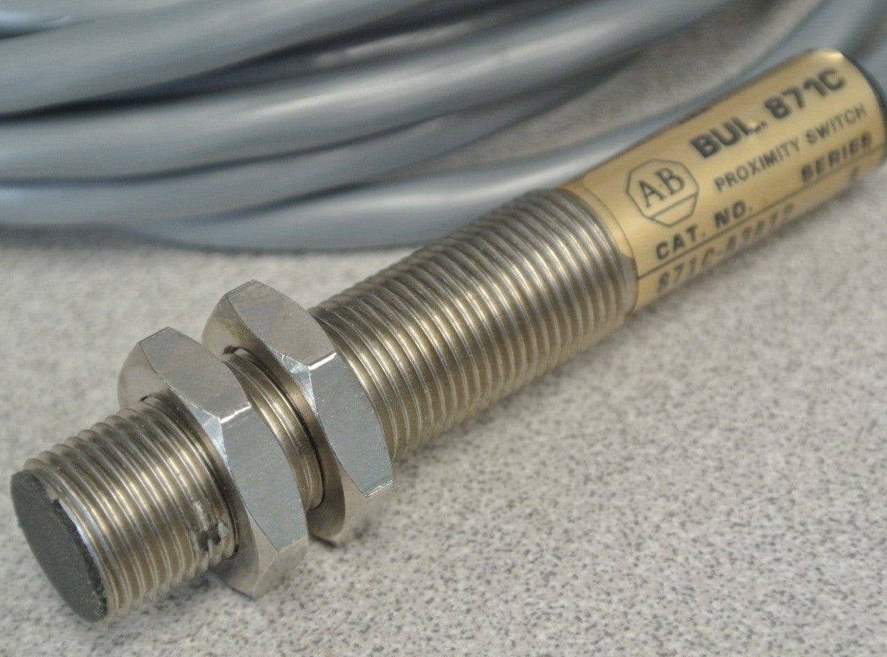 ALLEN-BRADLEY 871C-A3A12 CYLINDRICAL INDUCTIVE PROXIMITY SWITCH / 10-30VDC 3mm0