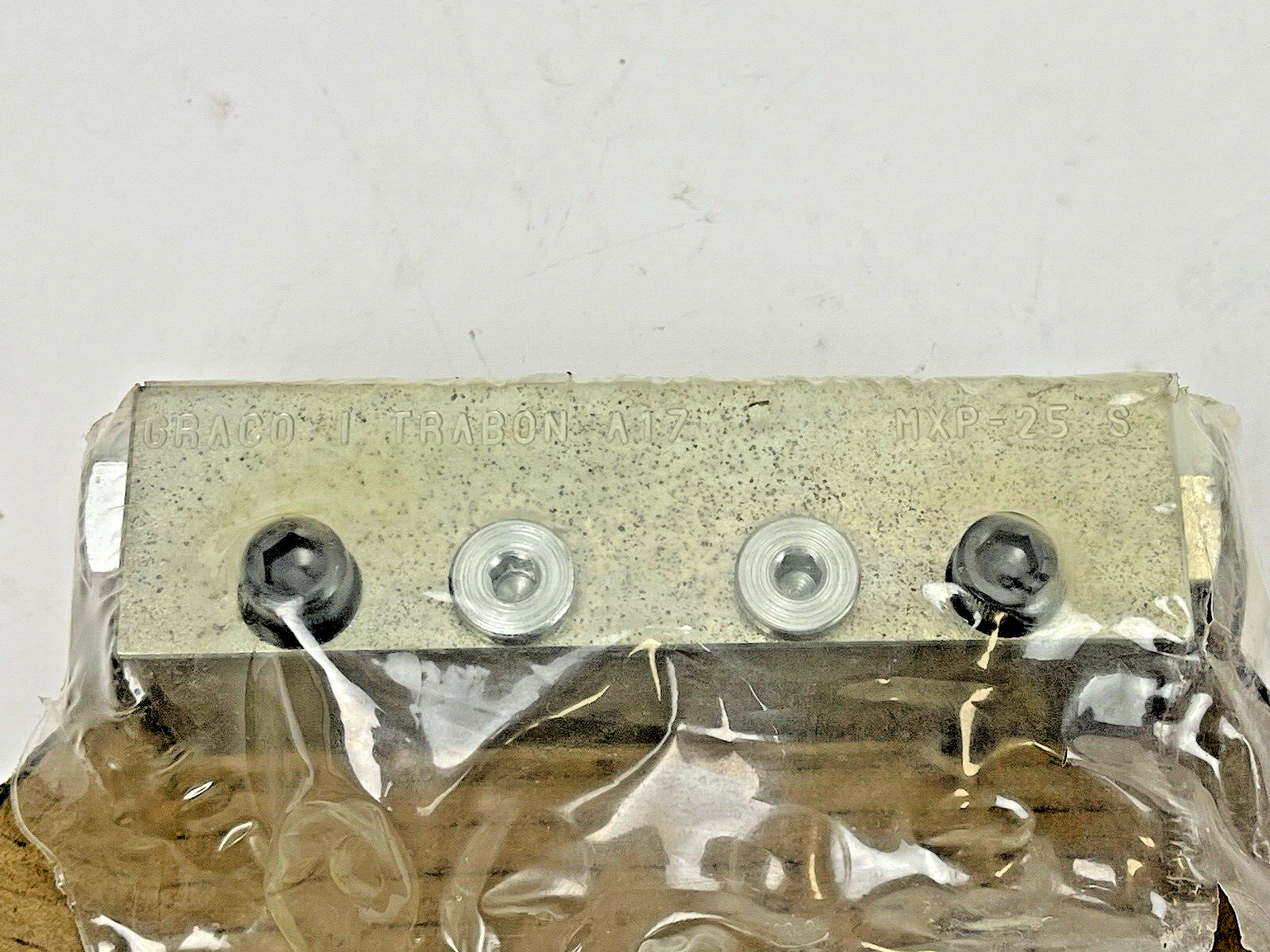 GRACO - 562819 - Trabon® MXP Series Single Divider Valve - 562819 KB17A - MXP-253