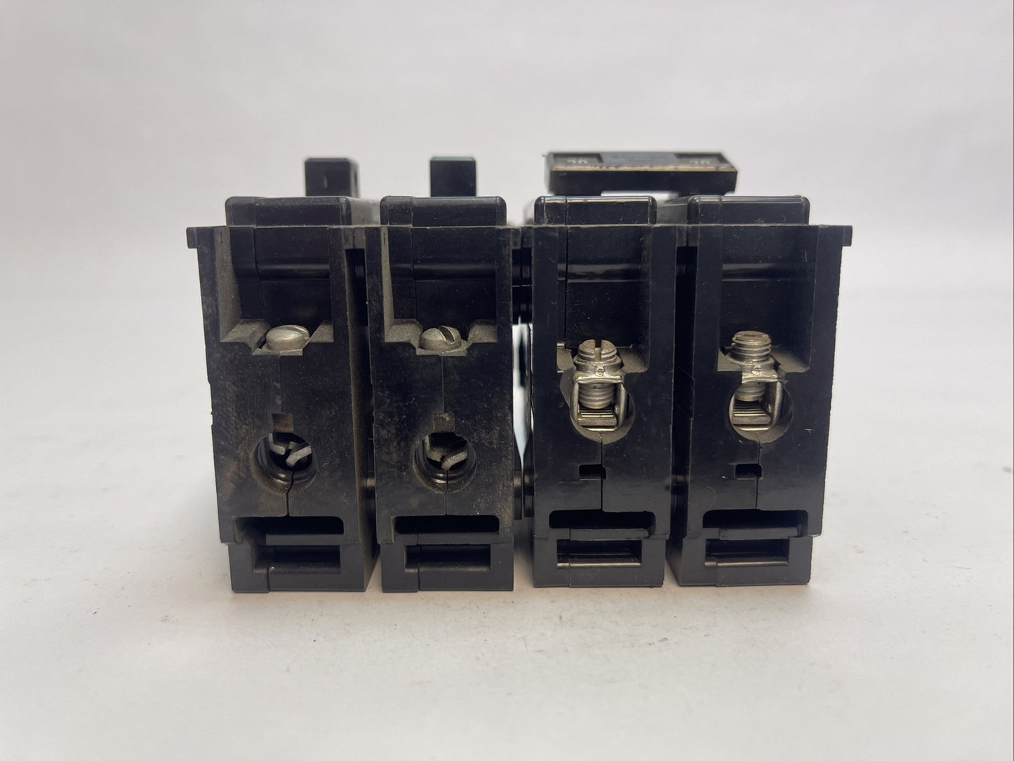 CUTLER HAMMER / WESTINGHOUSE HQP2020 CIRCUIT BREAKER 20A 2P 120/240VAC(LOT OF 2)1