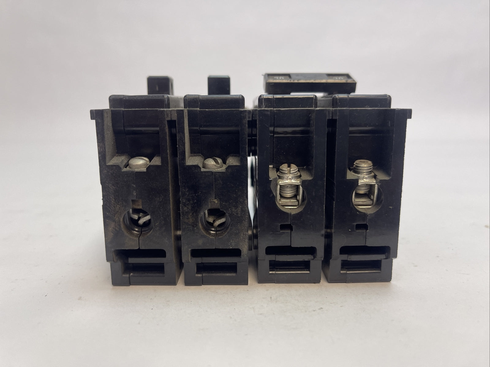 CUTLER HAMMER / WESTINGHOUSE HQP2020 CIRCUIT BREAKER 20A 2P 120/240VAC(LOT OF 2)1