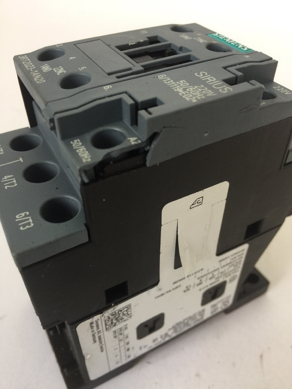 SIEMENS 3RT2023-1AN20 CONTACTOR 600VAC 3 POLE SIRIUS G/131119*E02* 220V 50/60HZ8