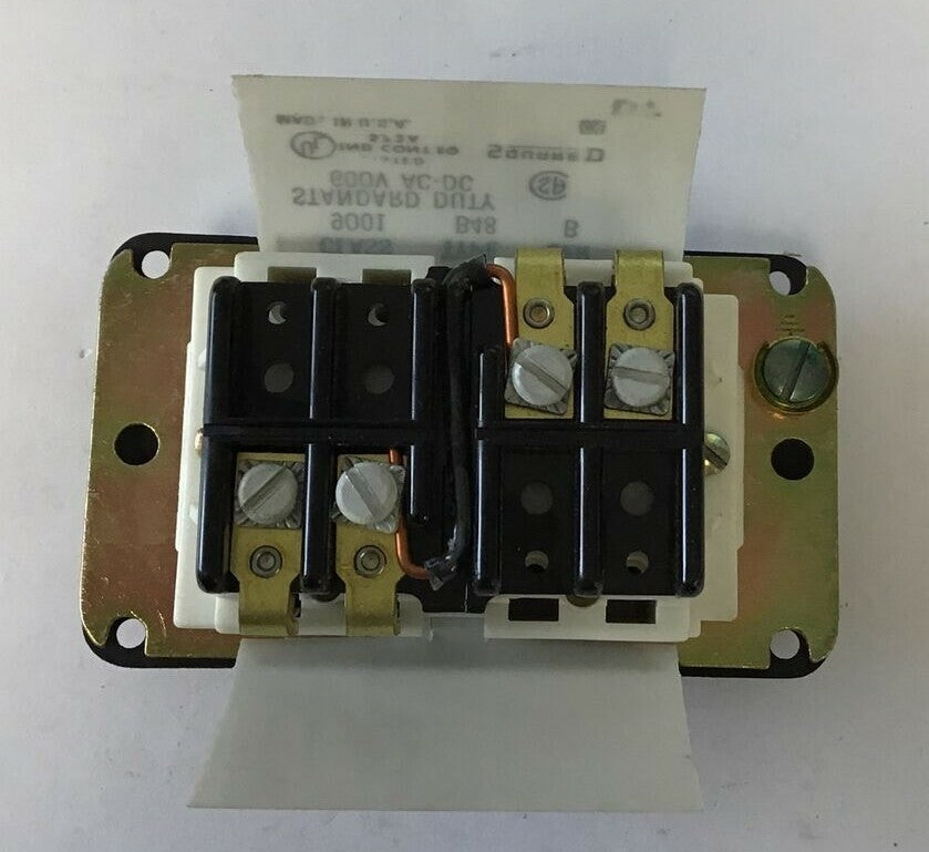 SQUARE D 9001 B48 2 BUTTON PUSH BUTTON STATION 600VAC SER.B4