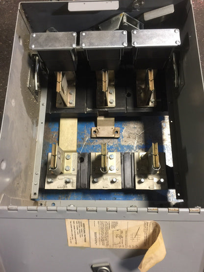 SIEMENS V7H3205 VACU-BREAK SWITCH 400 AMP 240V MAX 3 POLE 3 PHASE SERIES A11