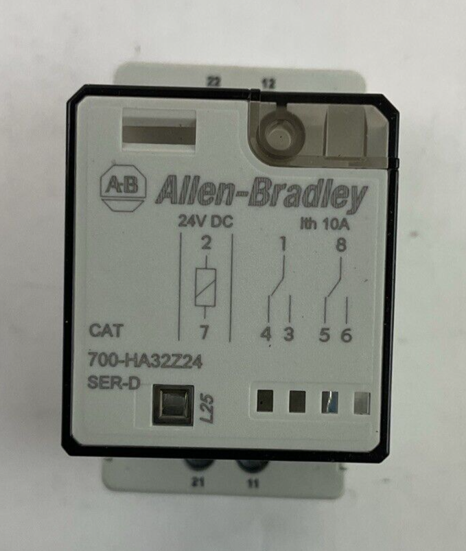 ALLEN BRADLEY 700-HN100 SER D RELAY SOCKET 700-HA32Z24 RELAY 24VDC 10A0