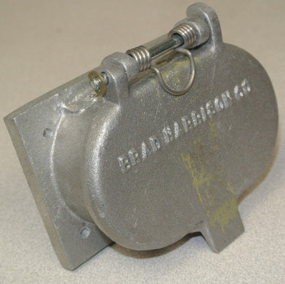 BRAD HARRISON 50-2050 SPRING-LOADED WEATHERPROOF OUTLET COVER / 2 GANG 0