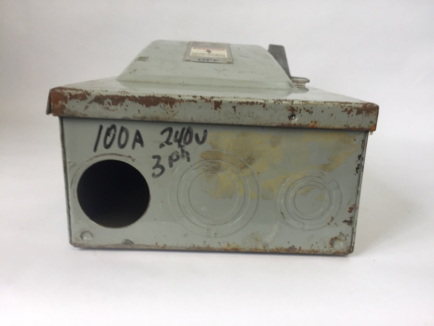 ITE JN423 ENCLOSED SWITCH 100A 240VAC 30HP TYPE 1 ENCLOSURE VACU-BREAK SWITCH W7