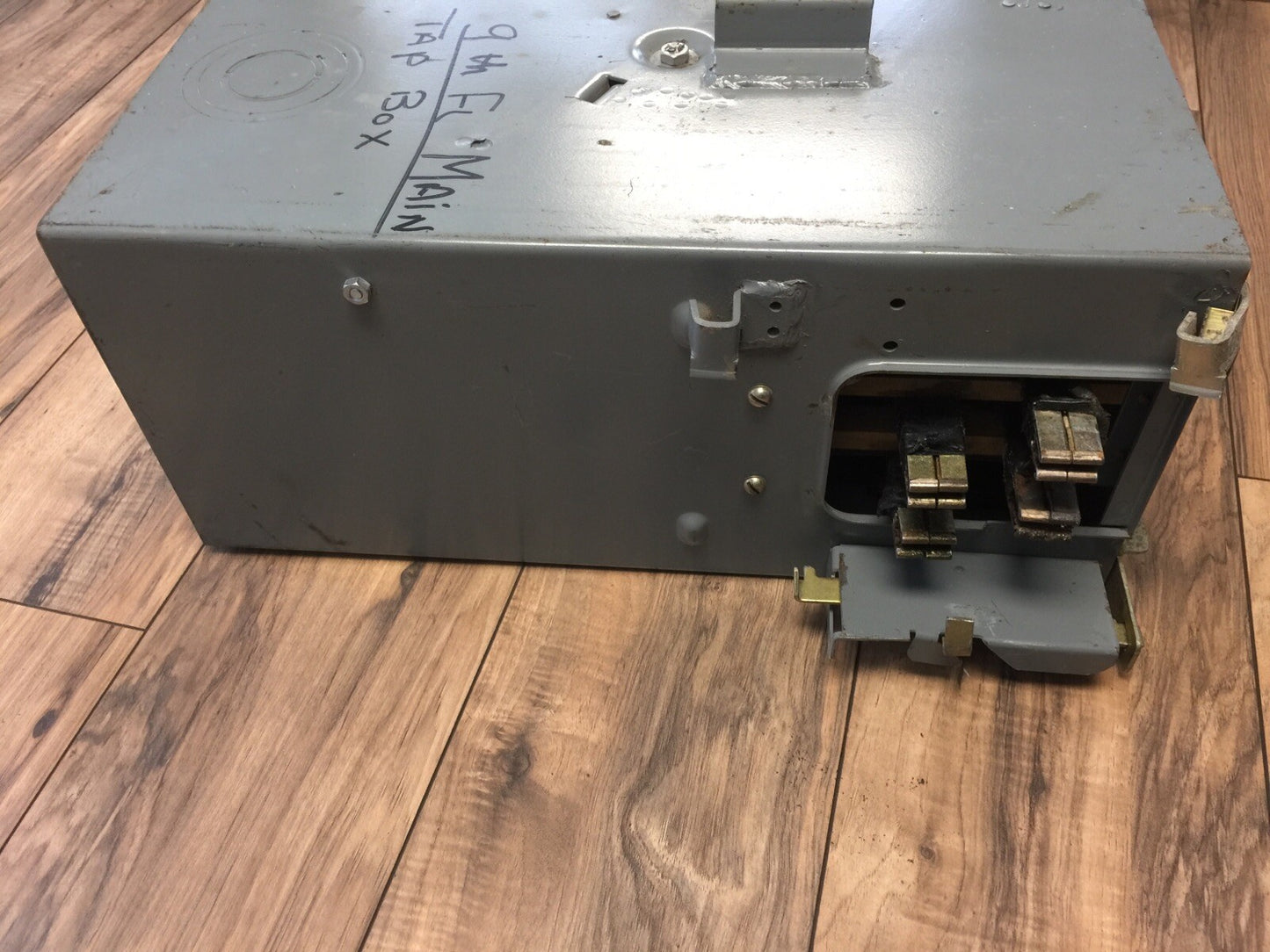 SQUARE D PQ-4220 I-LINE BUSWAY UNIT 200AMP 480VAC 3PH 4W 50HP SER 1A6