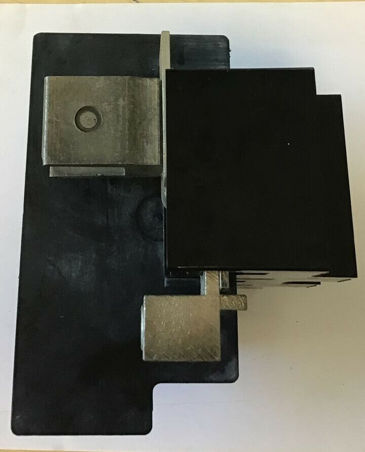 ALLEN BRADLEY 1494V-FSR622 FUSE BLOCK HOLDER 200A 600V SER.B4