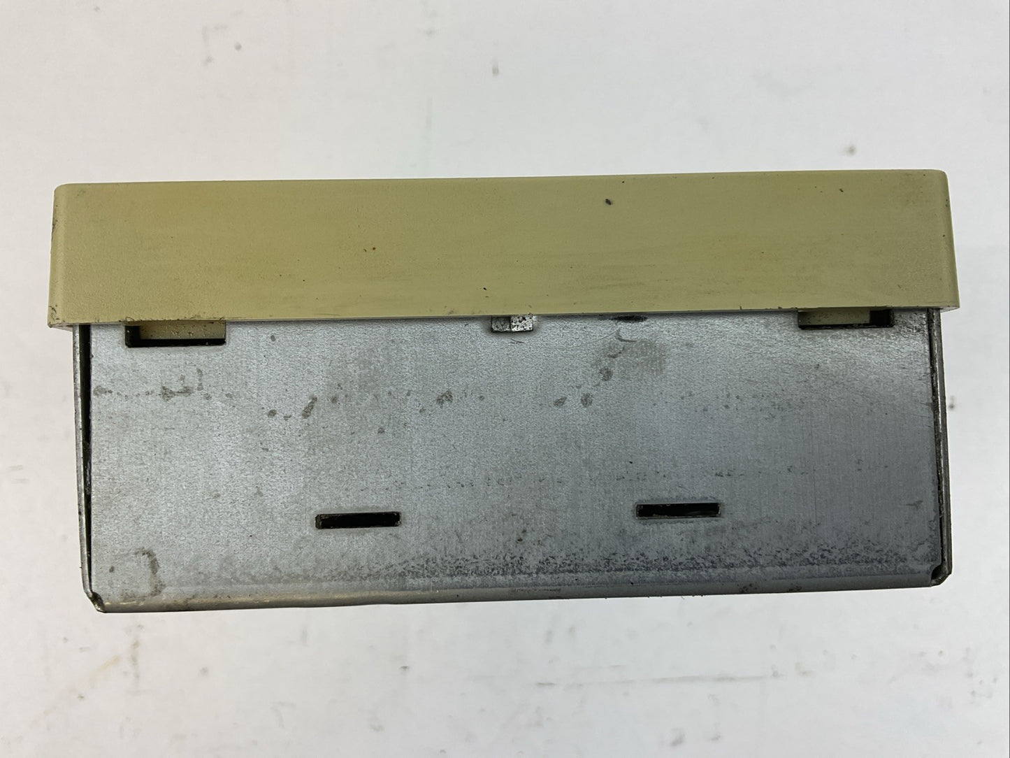 HONEYWELL T775A1035 TEMPERATURE CONTROLLER OUTPUT 120/240VAC3