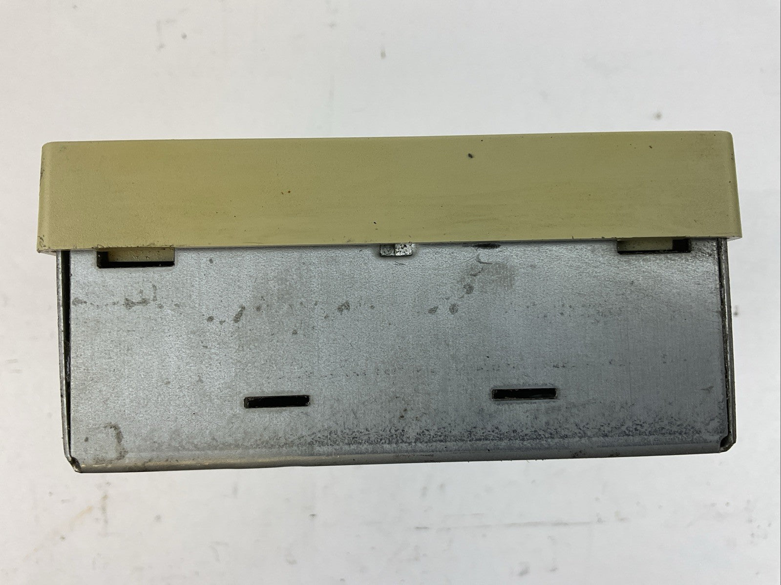 HONEYWELL T775A1035 TEMPERATURE CONTROLLER OUTPUT 120/240VAC3