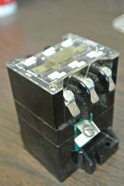 FURNAS 46FBE30 CONTROL RELAY / 10A / 600VAC / 115V COIL / NEW SURPLUS4