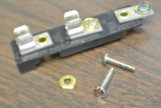 LOT of 2 / SQUARE D CLASS 9070 / AP-3 FUSE BLOCK / 250V / NEW SURPLUS0