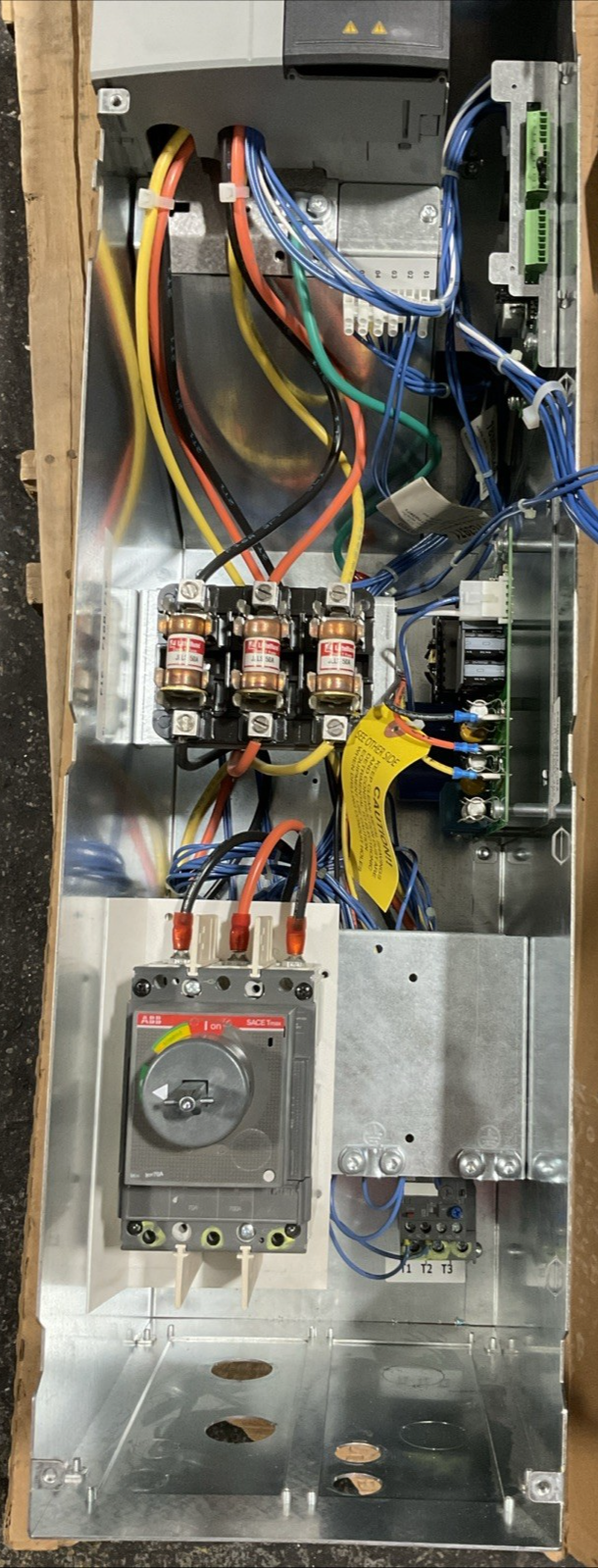 DANFOSS 177U9584 MOTOR AC DRIVE OUPUT 0-460VAC 3PH 0-60HZ 34A 25HP INPUT 480VAC8