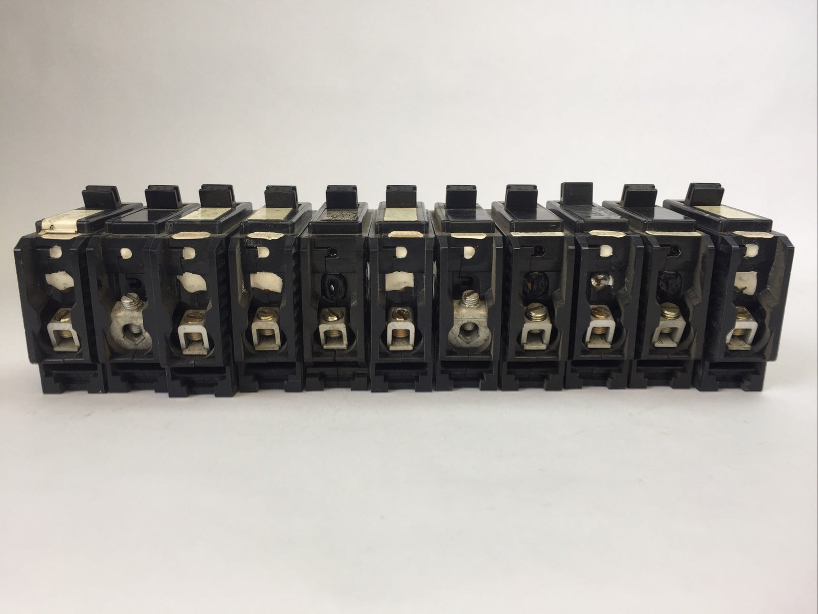 CHALLENGER/SYLVANIA BQ1C020 CIRCUIT BREAKER 1POLE 20AMP 120/240VAC (LOT OF 11)1