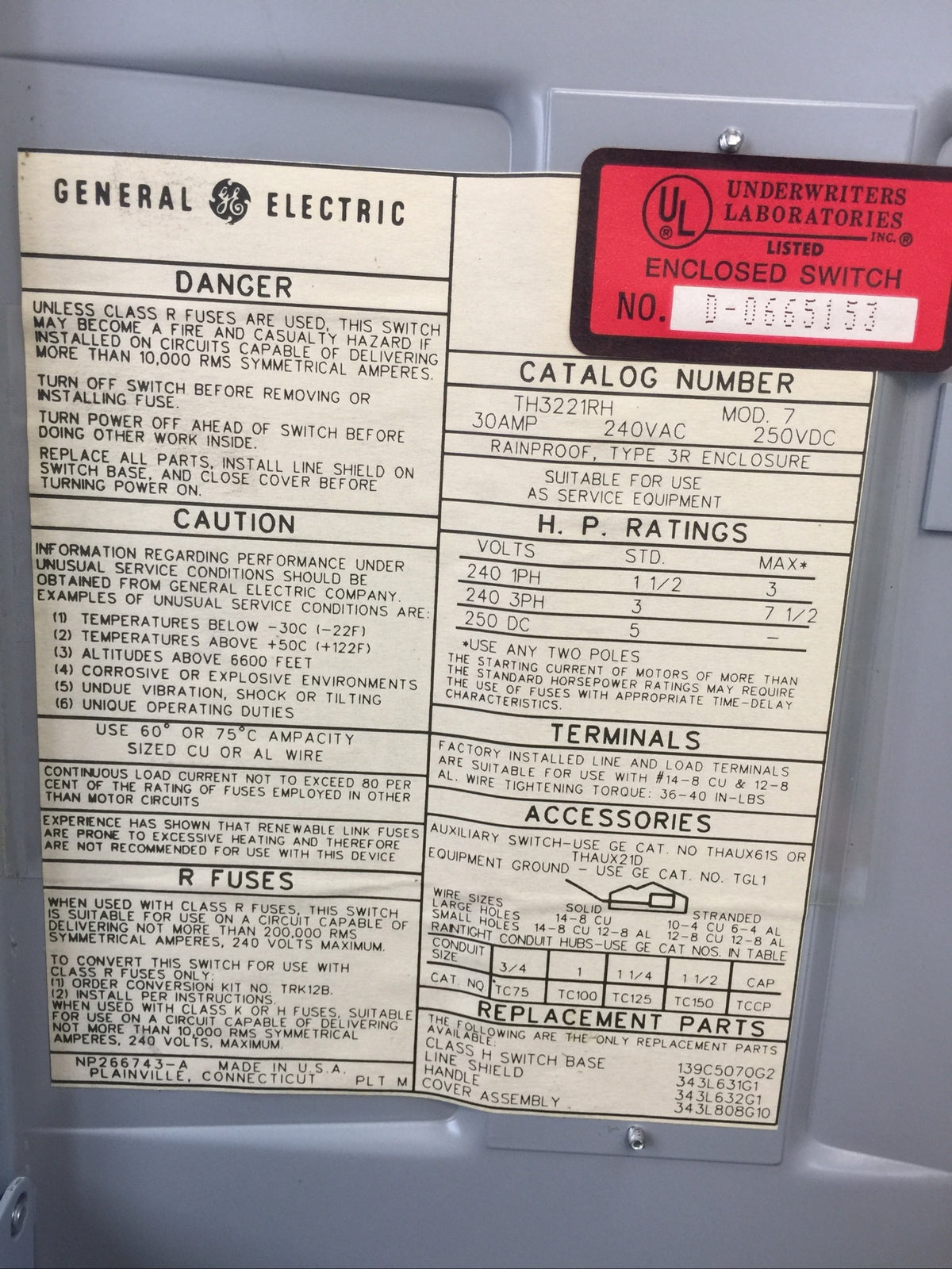 GE TH3221RH FUSIBLE SAFETY SWITCH MOD 7 30A 240VAC 250VDC 2P 7.5HP RAINPROOF 3R1