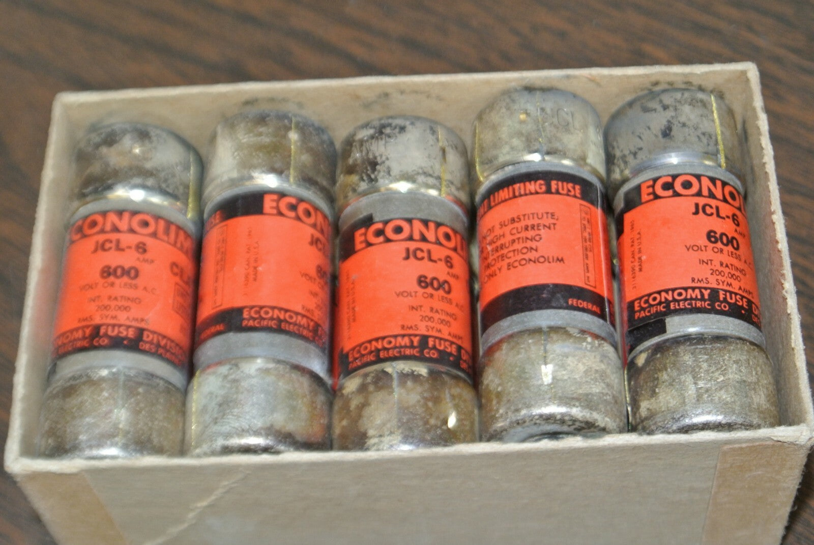 BOX of 10 / ECONOMY / ECONOLIM JCL6 FUSE / 6A / 600V / NEW SURPLUS0