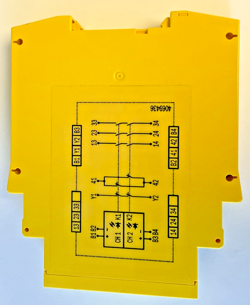 SICK UE10-30S2D0 SAFETY EXTENSION RELAY 24VDC 1.2W3