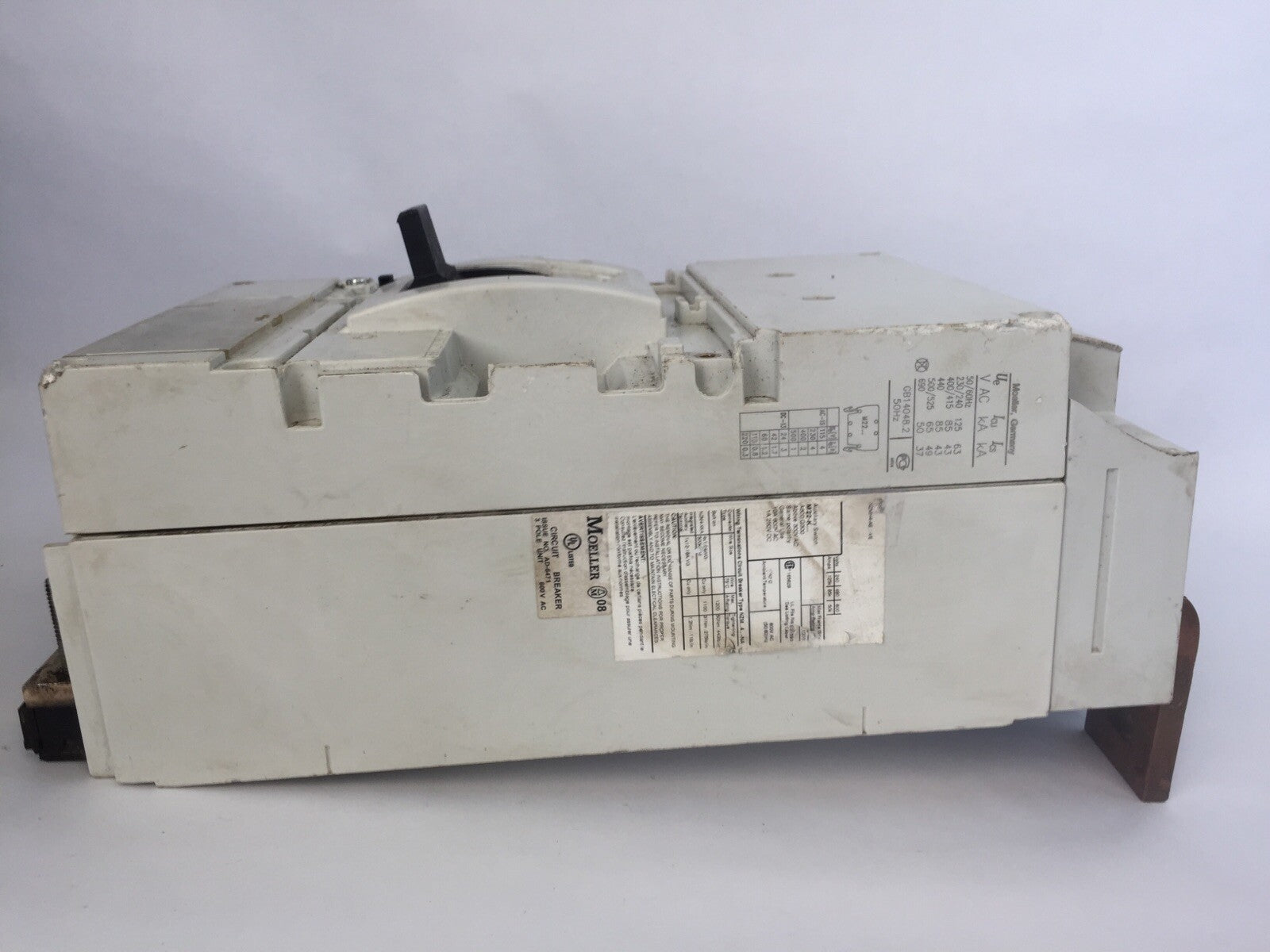 MOELLER NZMH4-AE CIRCUIT BREAKER 1200A 600VAC NZM4-XUHIV20 24VDC NZM H4-AE5