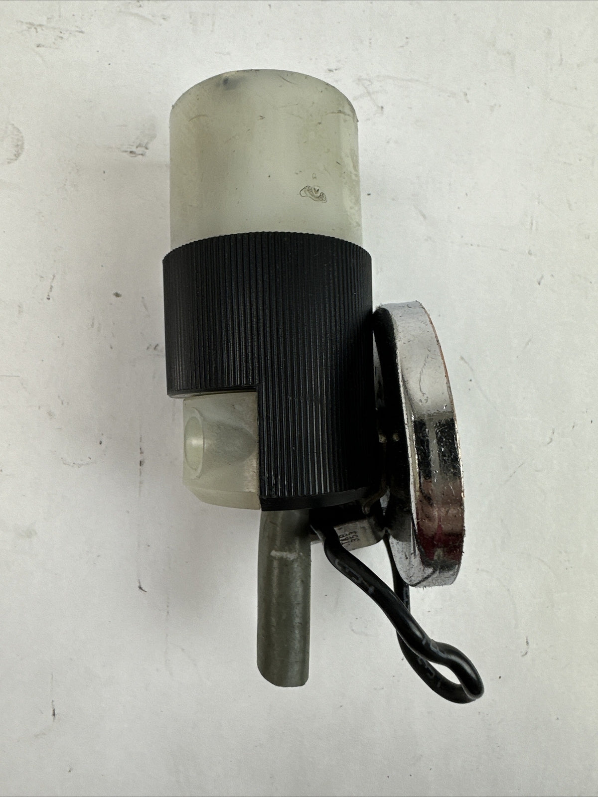 HUBBELL HBL5269C INSULGRIP RECEPTACLE CONNECTOR 125V 15A5