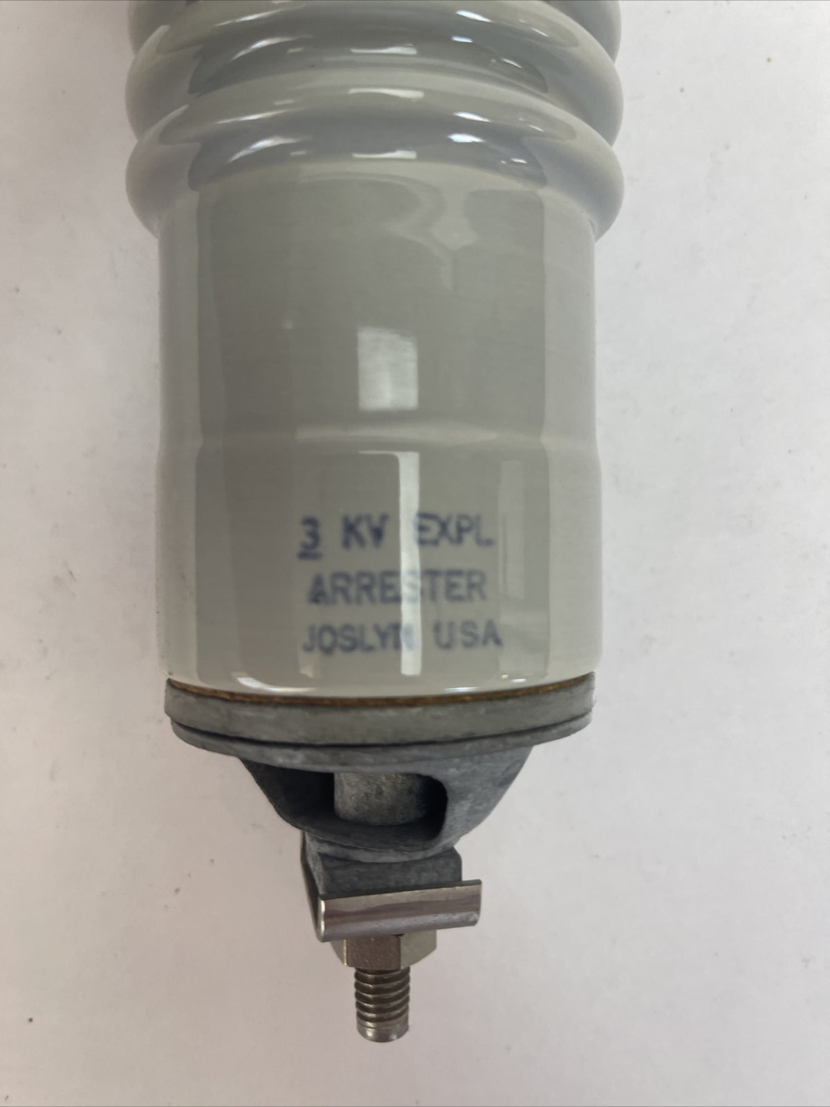 JOSLYN 3 KV EXPL PORCELAIN EXPULSION LIGHTNING ARRESTER1