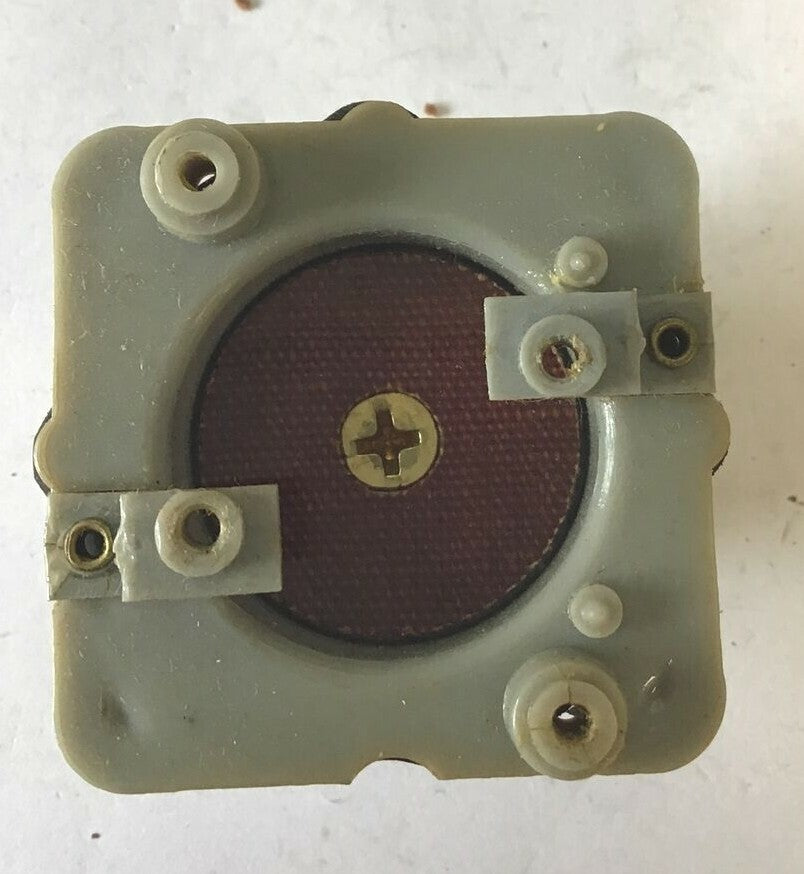  REES L4 YELLOW PUSH BUTTON PLASTIC HOUSING4