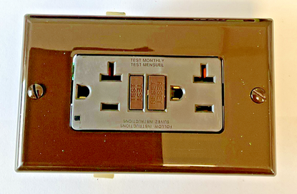 LEVITON GFNT2 GFCI OUTLET W/ WALLPLATE 20A 125V3