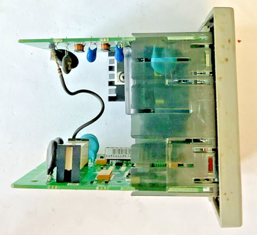 HONEYWELL DC2500-EE-0L0R-200-10000-E0-0 DIGITAL CONTROLLER 250VAC 50/60HZ 18VA7