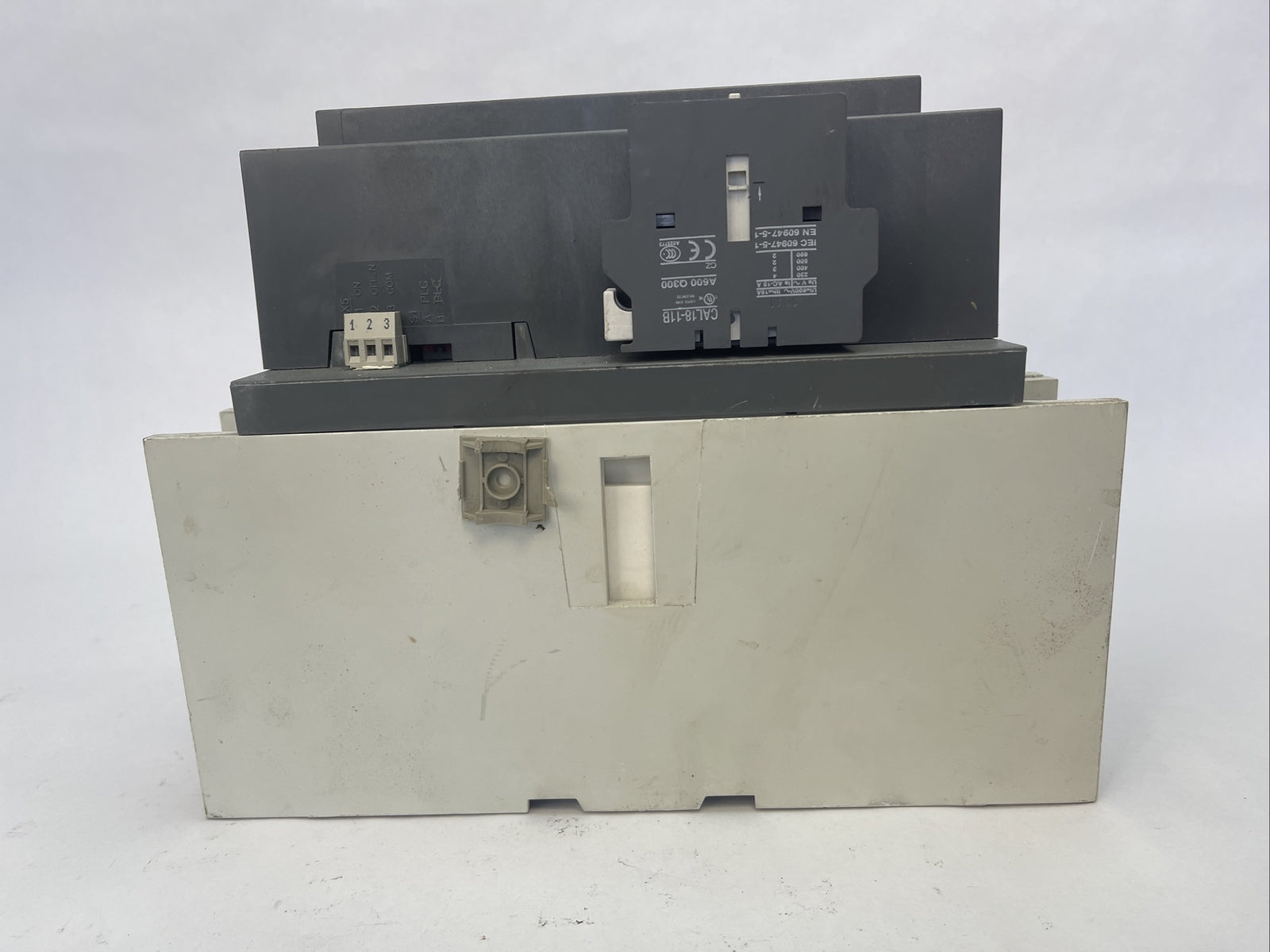 ABB AF400-30 CONTACTOR 600VAC 400HP 3PH 3POLE 550A COIL 100-250VDC 50-60hz2