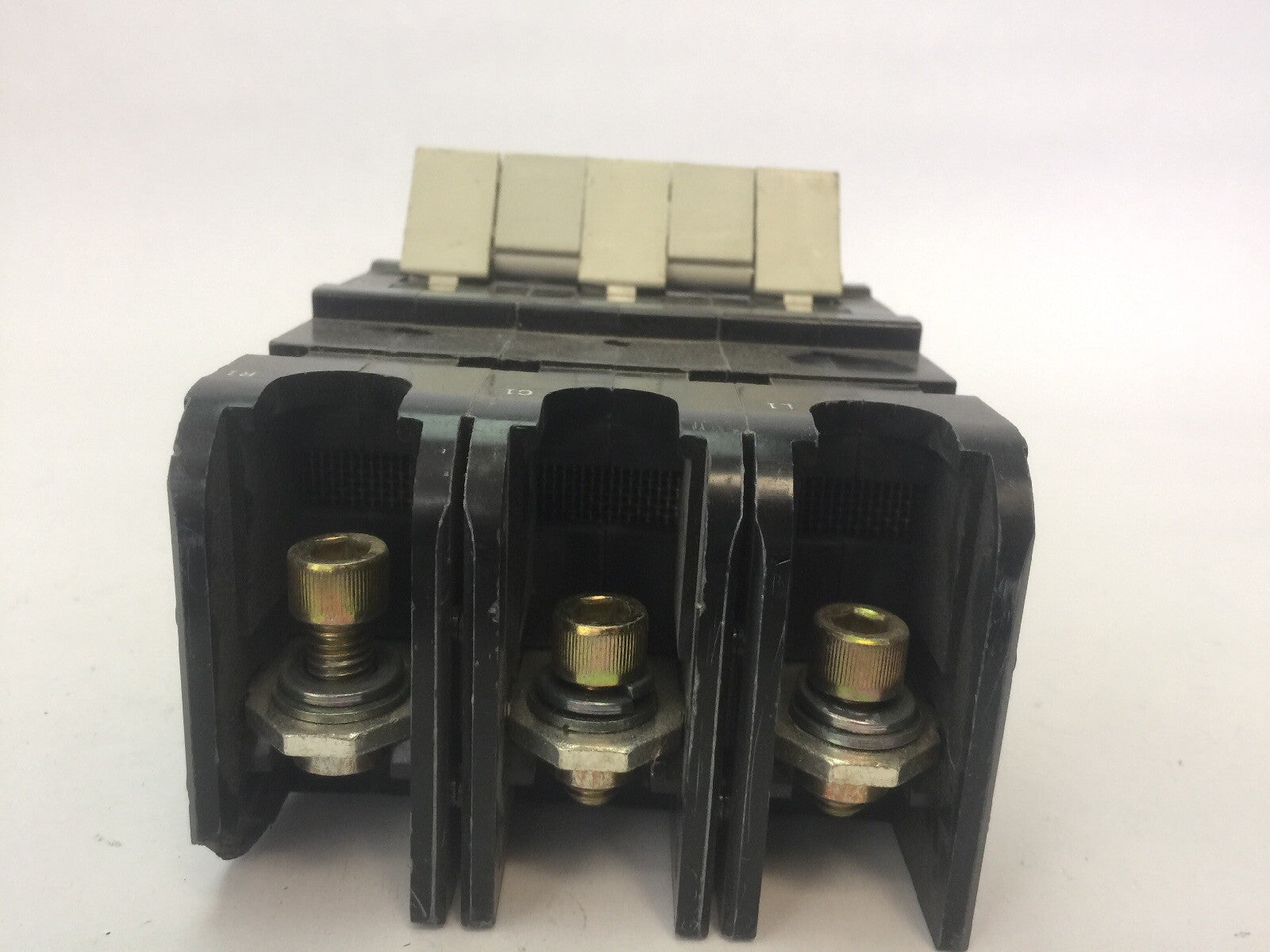 HEINEMANN GJ3-C2C3C2-A CIRCUIT BREAKER 125AMP 240V 3POLE 400HZ 2TD GJ3-Z14-16