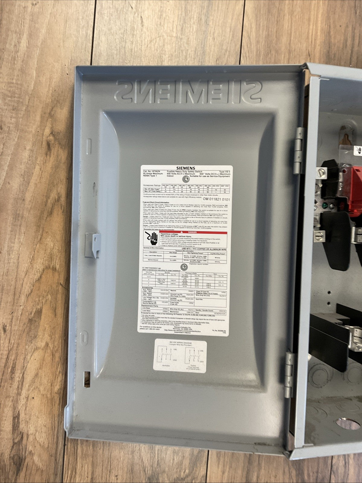 SIEMEN HF362N FUSIBLE SAFETY SWITCH 600VAC 50HP 600VDC 30HP 60A6