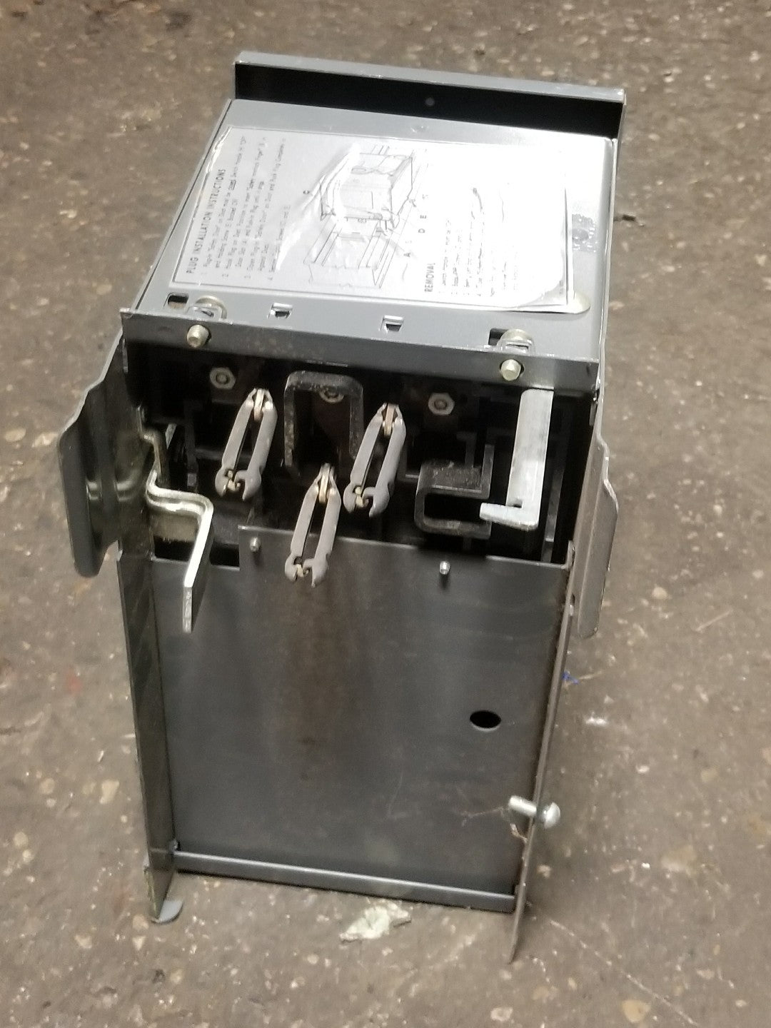 ITE SIEMENS XLEH XLEH3100 100 AMP 600V CIRCUIT BREAKER BUS PLUG ENCLOSURE ONLY3