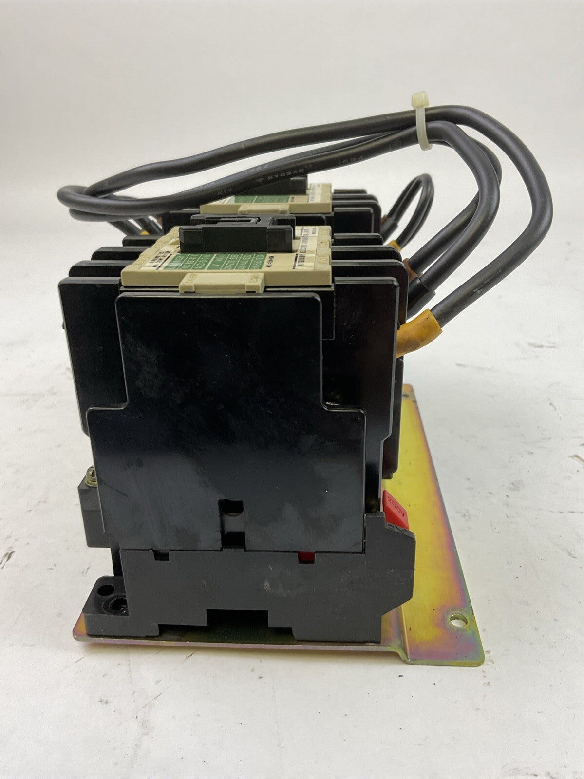 MITSUBISHI REVERSING CONTACTOR S-K35 60A COIL 200V4