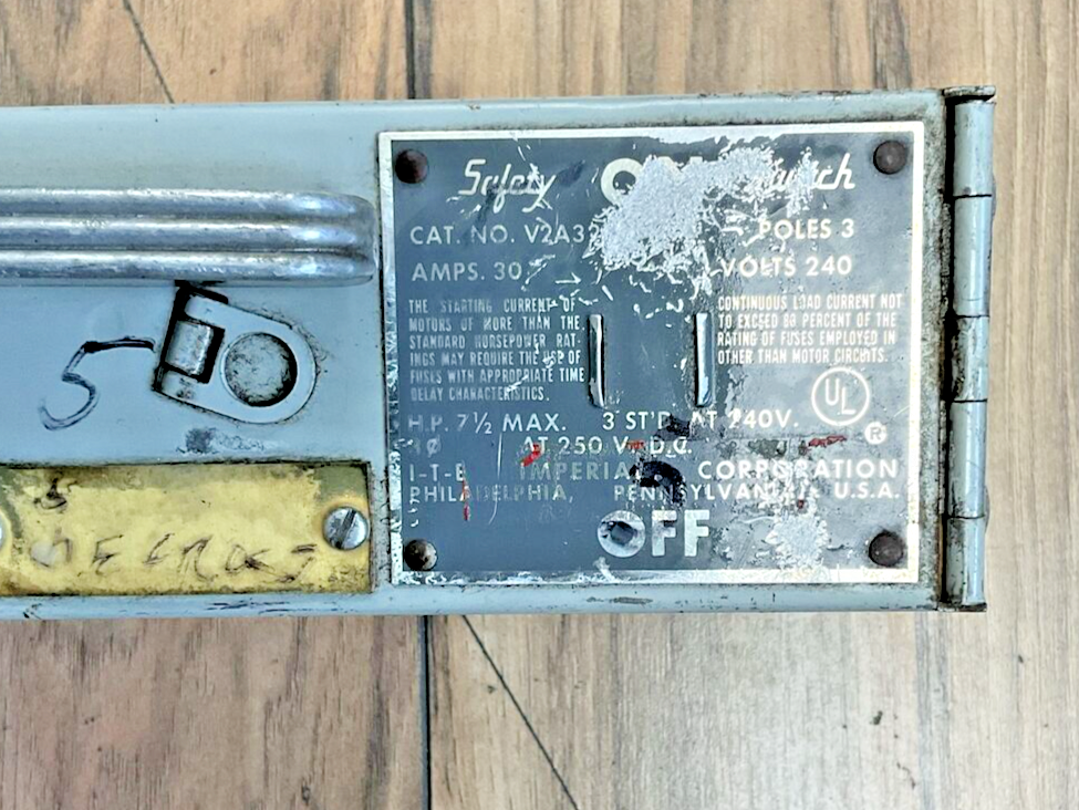 ITE V2A3211 PANELBOARD SWITCH 30A 250V 3POLE 3PH 7 1/2HP2
