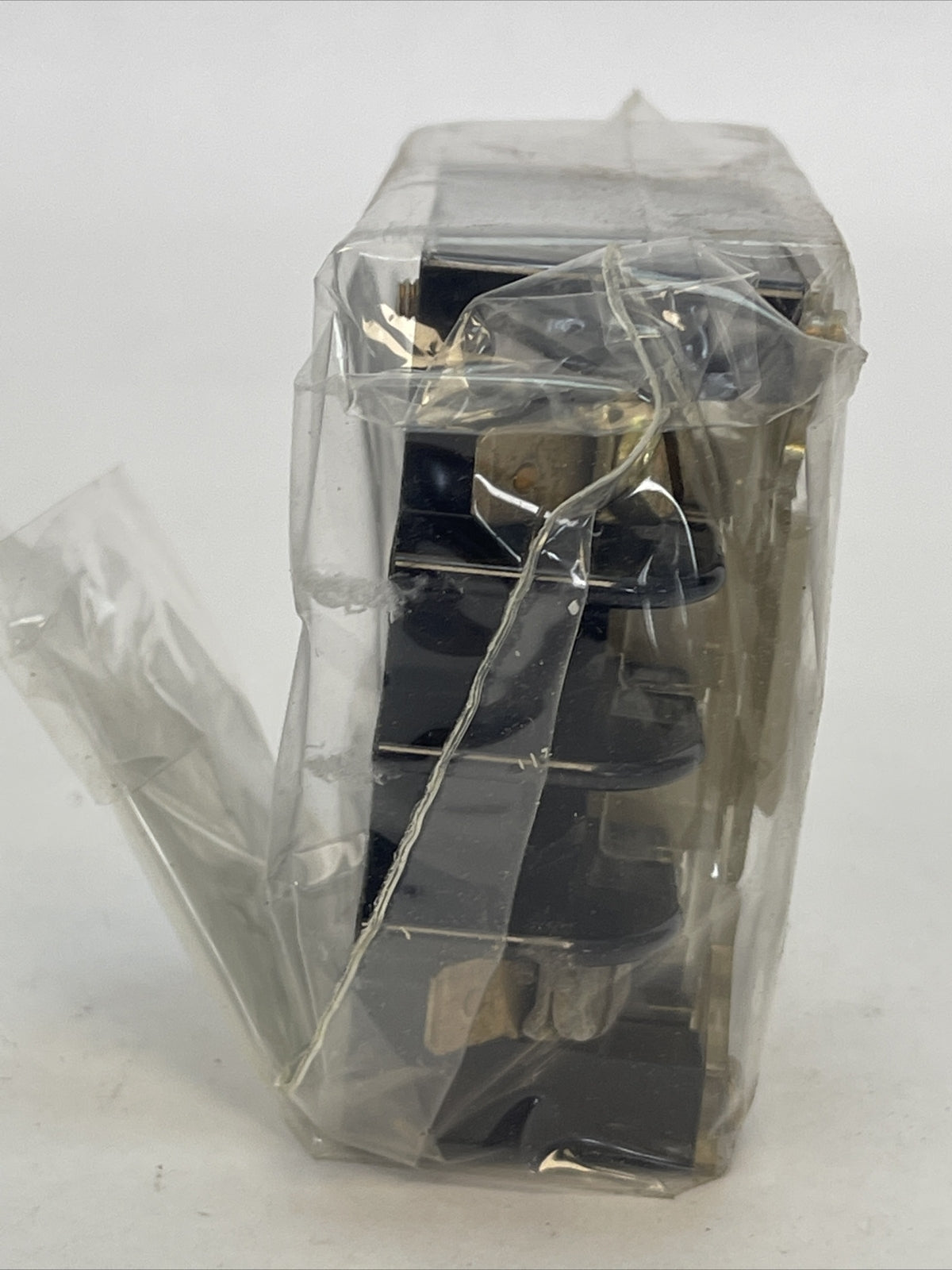 FURNAS 46ZB02 CONTACT BLOCK 300VAC 10AMP PILOT DUTY 2N.C. (LOT OF 2)2