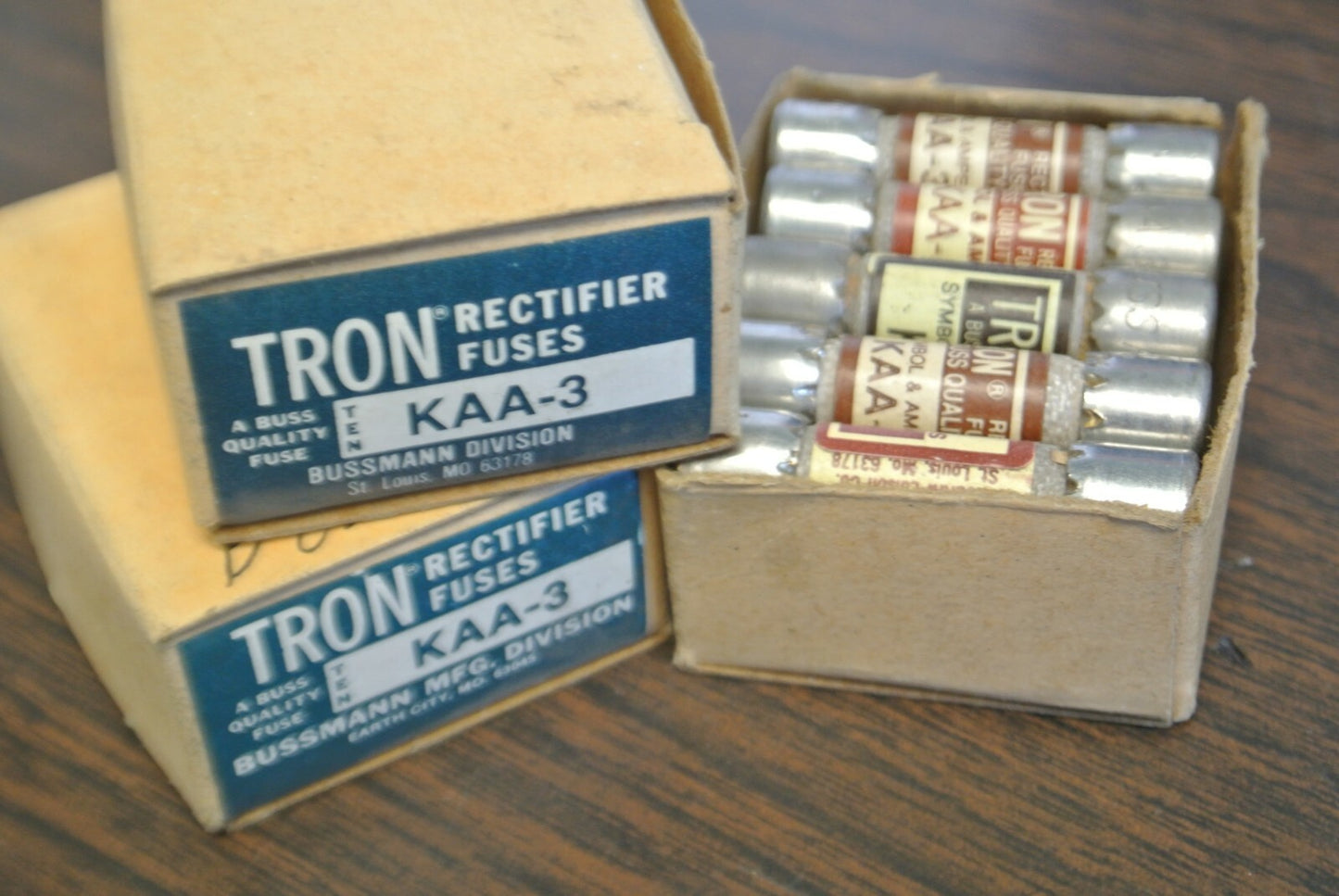 BOX of 10 / BUSSMANN / TRON KAA3 RECTIFIER FUSE / 3A / NEW SURPLUS2
