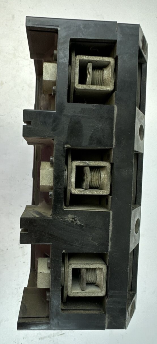 ITE ET5913 CIRCUIT BREAKER 125A 600VAC 125/250VDC 3P TYPE ET 225 AMP "J" FRAME4