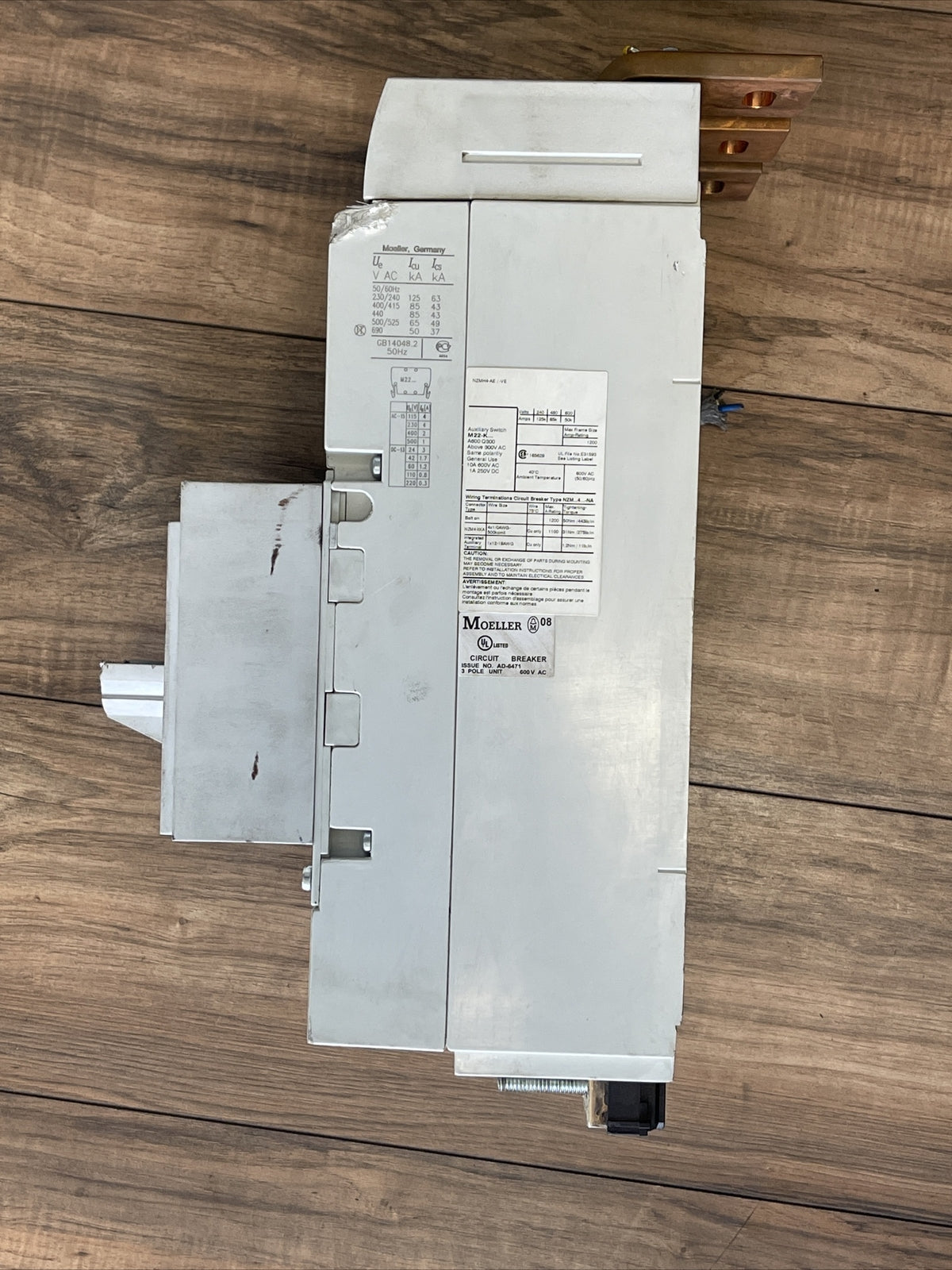 MOELLER NZMH4-AE CIRCUIT BREAKER 600VAC 1200A NZM4-XUHIV20 24VDC NZM H4-AE800A6