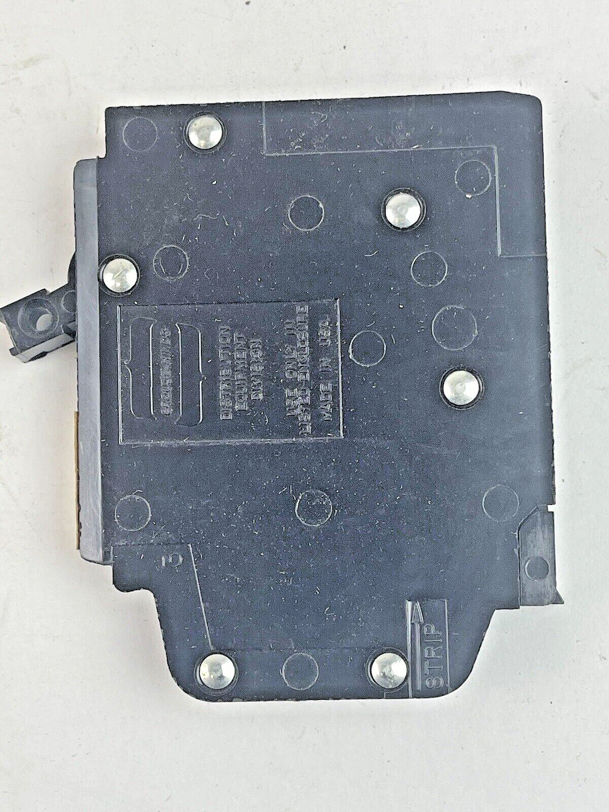 CROUSE-HINDS *BOX OF 4 PAIRS* - MH15 - 1 POLE, 15 A, 240 VAC CIRCUIT BREAKER5