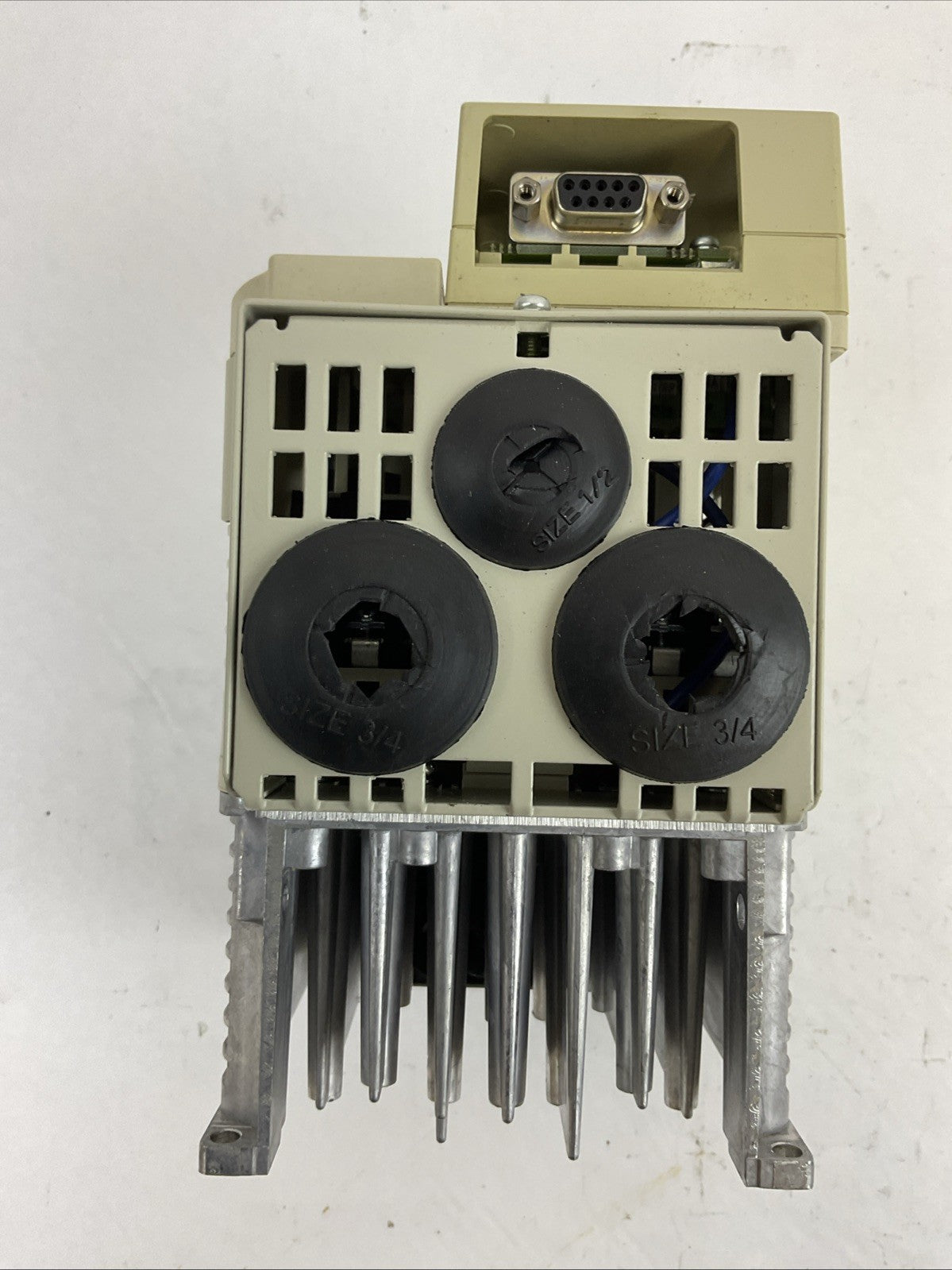 YASKAWA CIMR-VU4A0005FAA REV: D V1000 AC DRIVE OUTPUT 3PH 0-480V 5.4/4.8A3