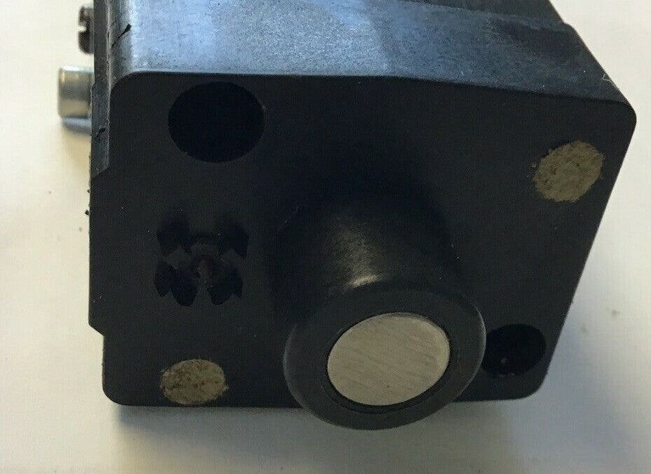 ROSS W7017C2311 SOLENOID VALVE 0-10 BAR 100-130V 50/60HZ8