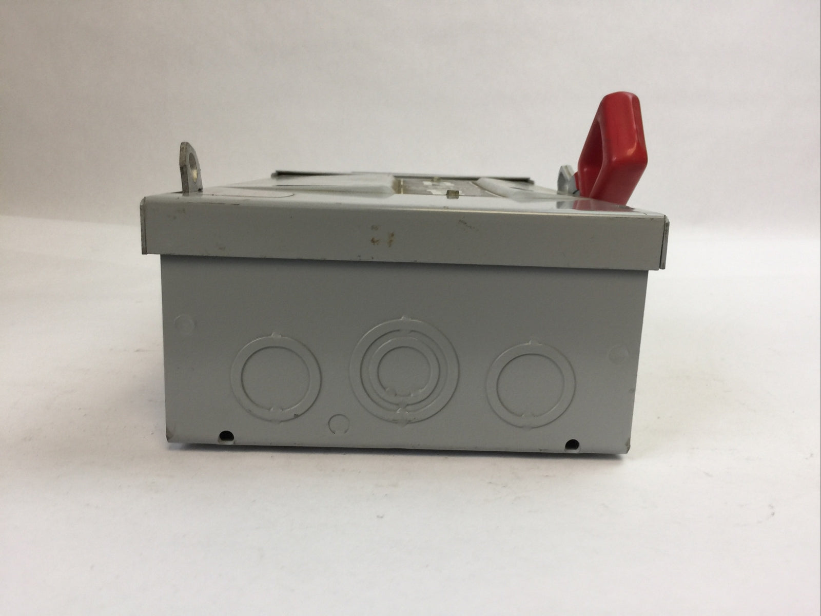 GE TH3221RH FUSIBLE SAFETY SWITCH MOD 7 30A 240VAC 250VDC 2P 7.5HP RAINPROOF 3R2