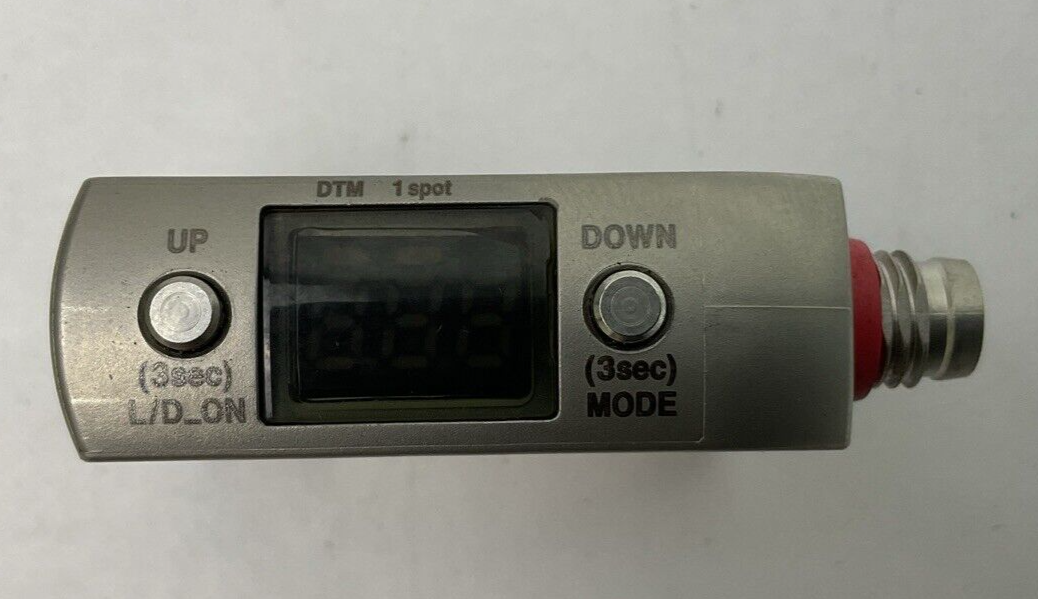 KEYENCE LR-ZB100CN LASER SENSOR 10-30VDC0