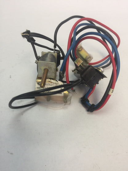 WESTINGHOUSE/CUTLER HAMMER 2606D57G27 SHUNT TRIP 24VDC 8AMP W/ AUXILIARY SWITCH 2