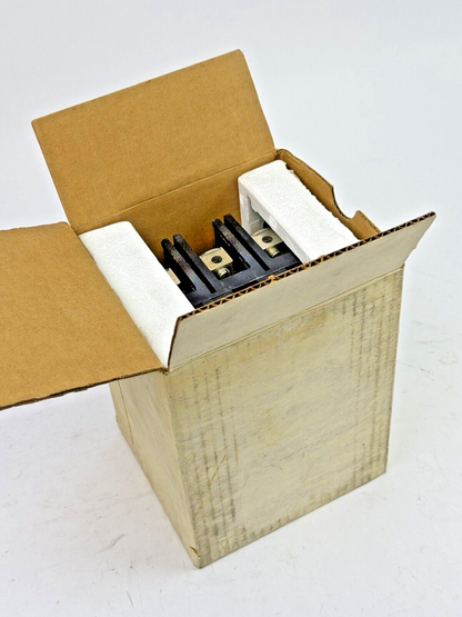 CUTLER-HAMMER / EATON - EC3030 SER. 3 - CIRCUIT BREAKER - 30A/ 240 VAC/ 3 POLE2