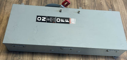 GE TH3224J MODEL 11 FUSIBLE SAFETY SWITCH 200A 240VAC 250VDC 60HP 2P TYPE 1,5,126
